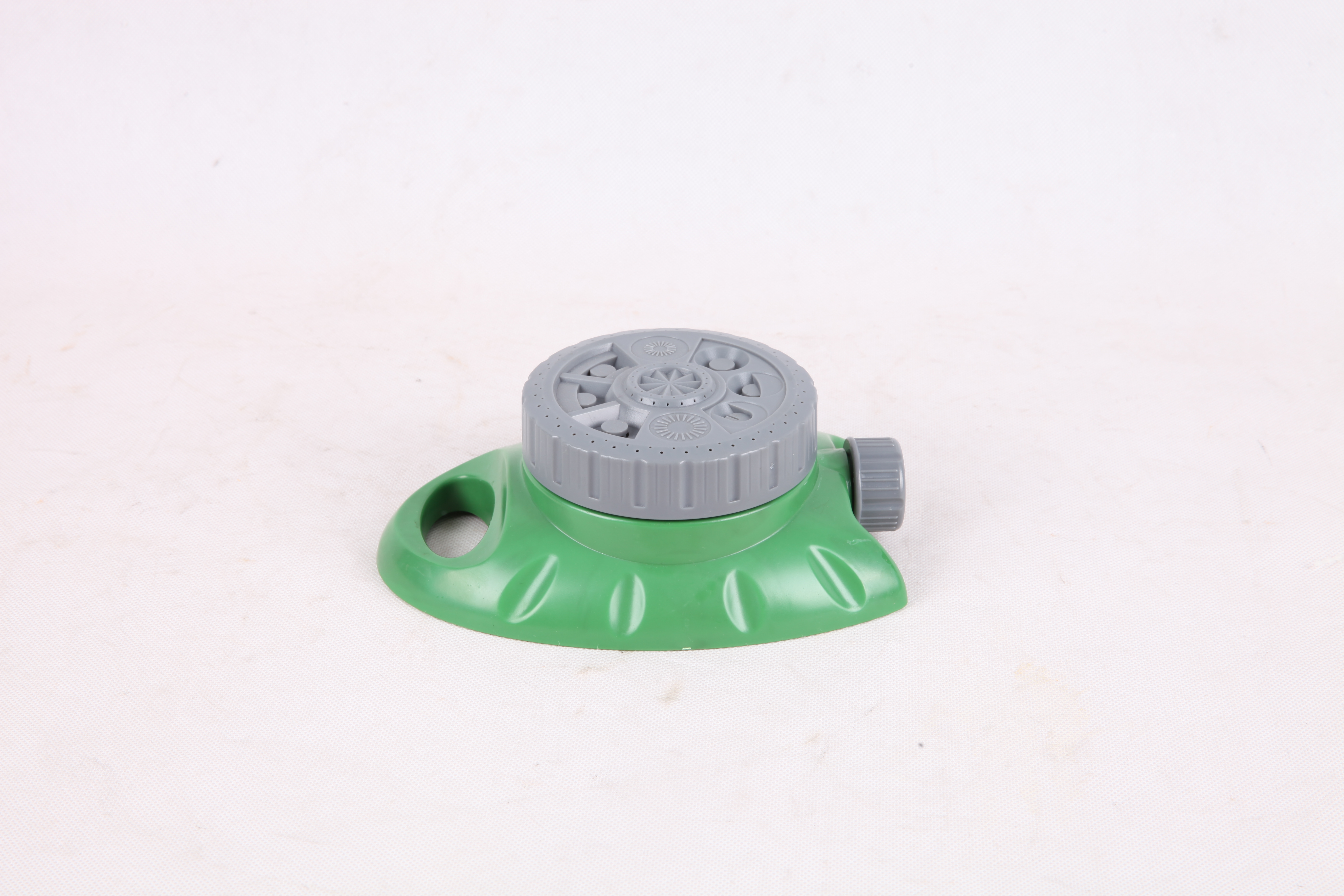 plastic sprinkler above ground (3)